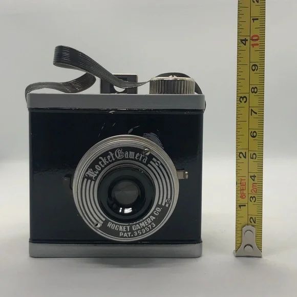 Vintage Box Camera “Rocket Camera” - Picture 9 of 9